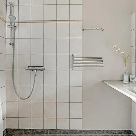 Apartment Cozy In With Kitchen *